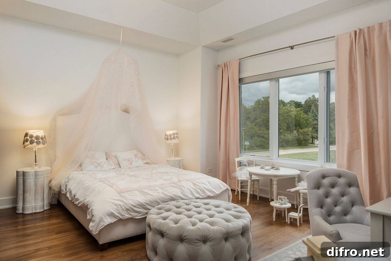 Pink and coral accents in shabby chic kids' bedroom