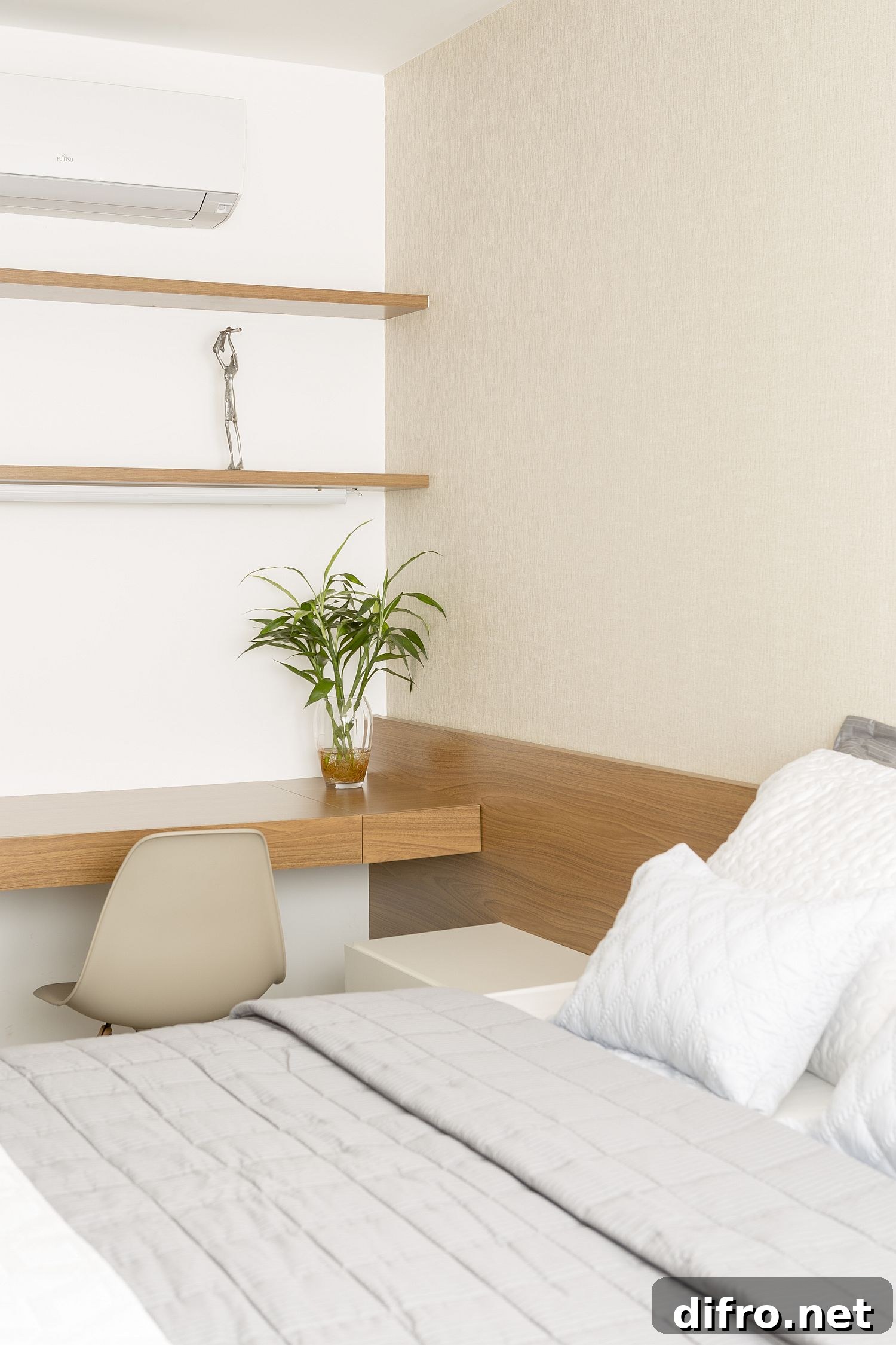Guest room with a workspace adjacent
