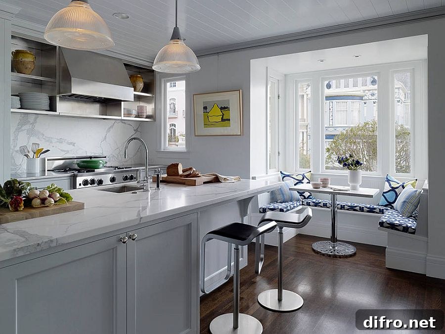 Marble kitchen backsplash feels energetic and elegant