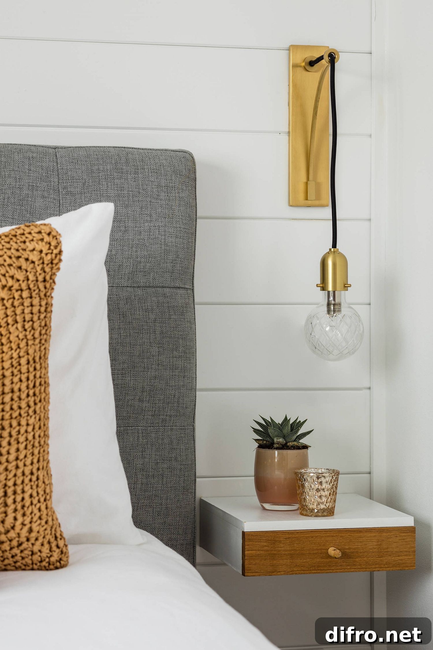 Wall-mounted bedside lighting