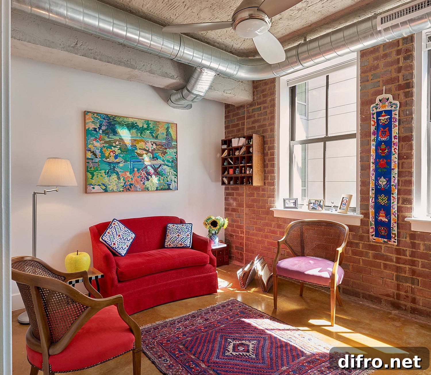 Combining industrial and eclectic styles in the small living room with brick wall and concrete ceiling