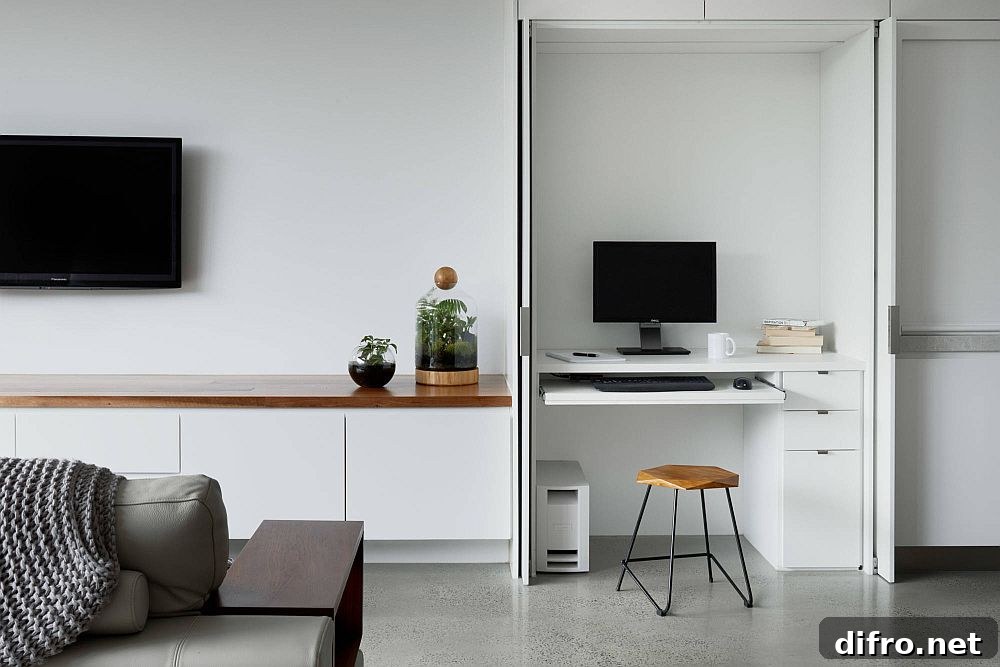 Small ergonomic home office maximizing space