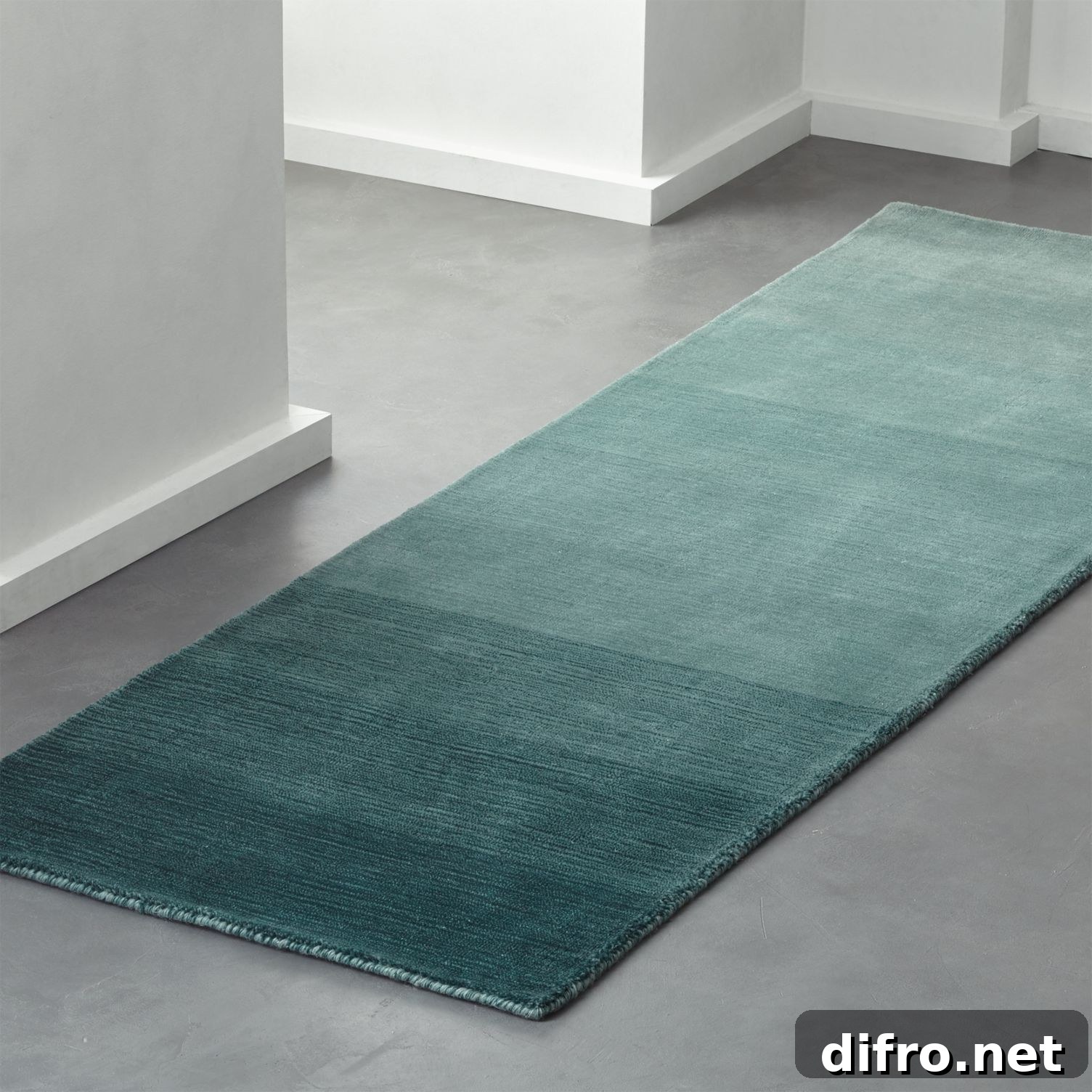 Ombre Wall Ideas for Large and Small Rooms 7 Teal ombre runner rug