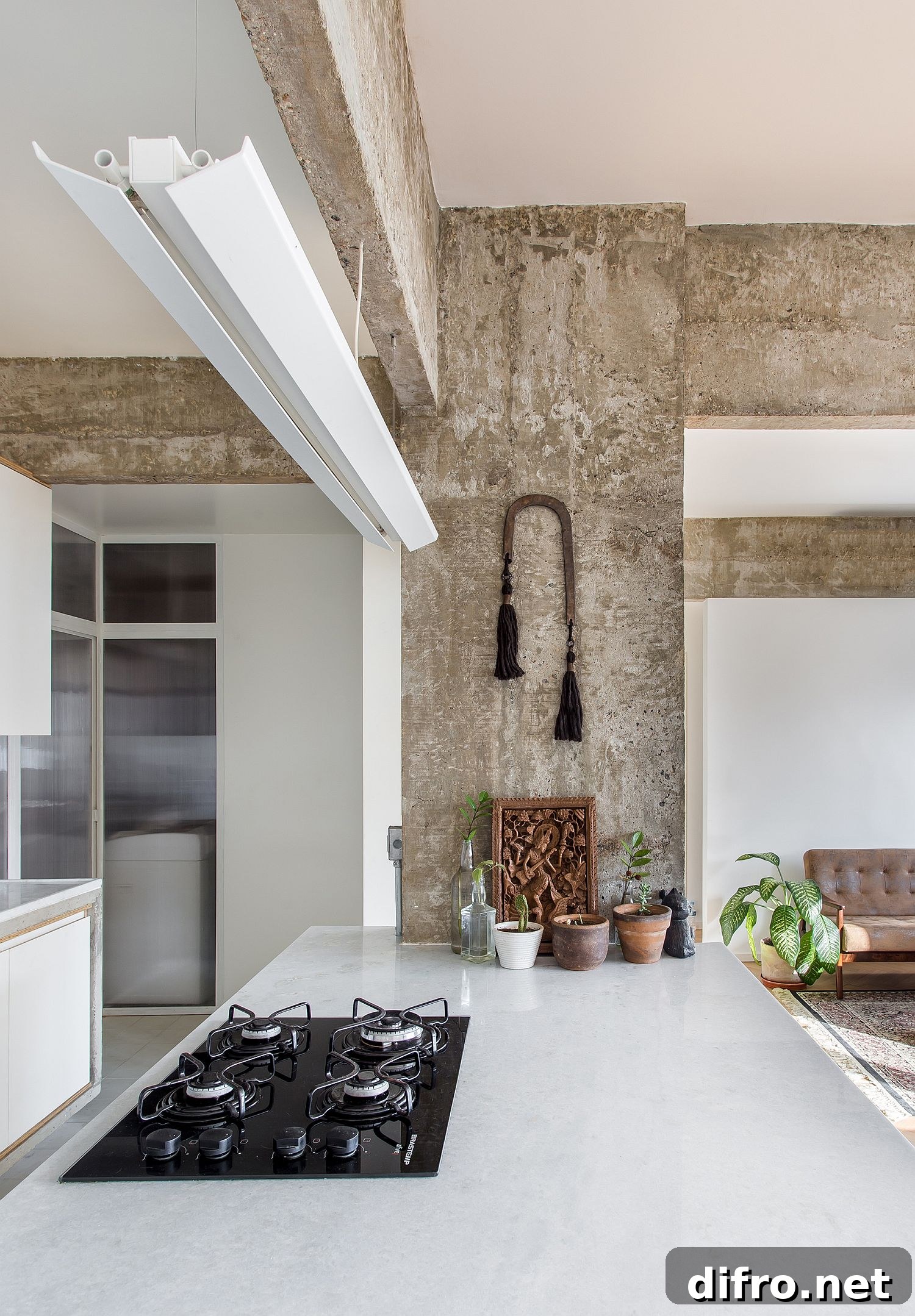 White kitchen finishes and countertops
