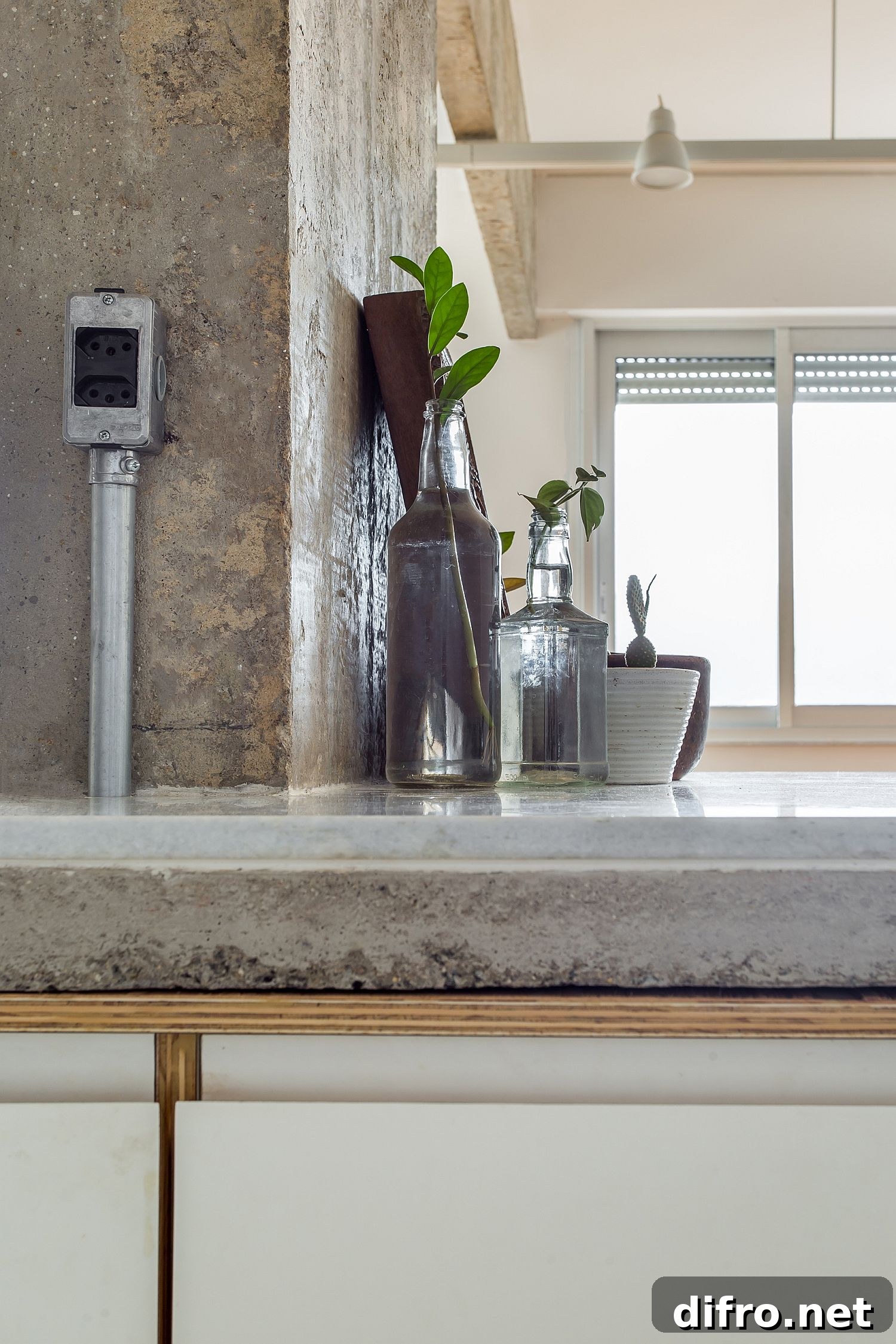 Blend of concrete and white modern finishes