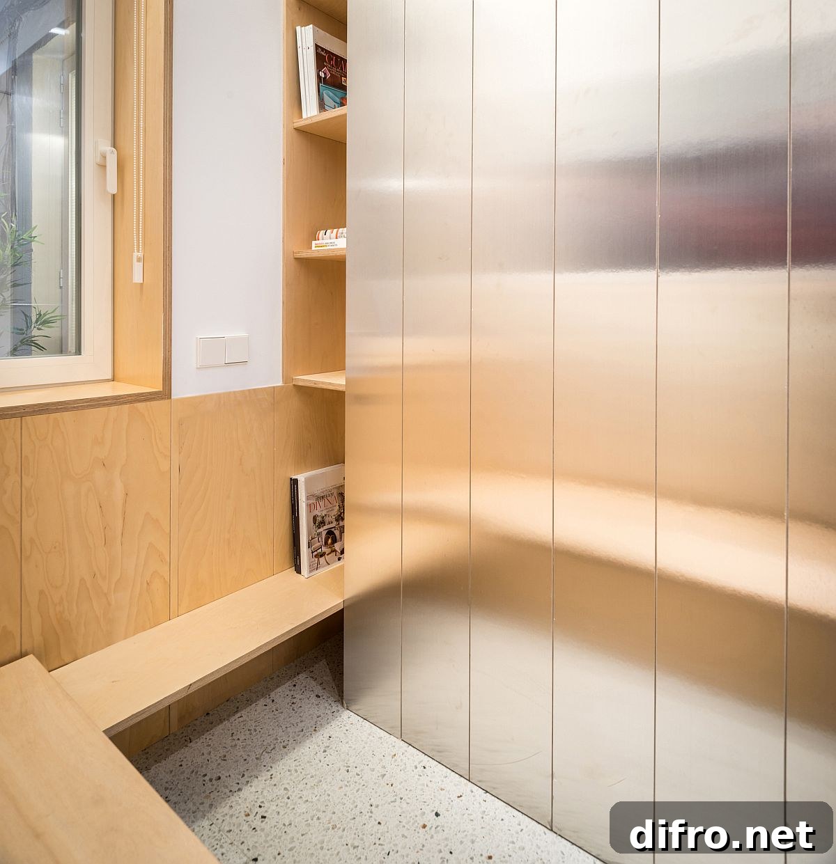 Making use of every inch of space inside the tiny Madrid basement apartment
