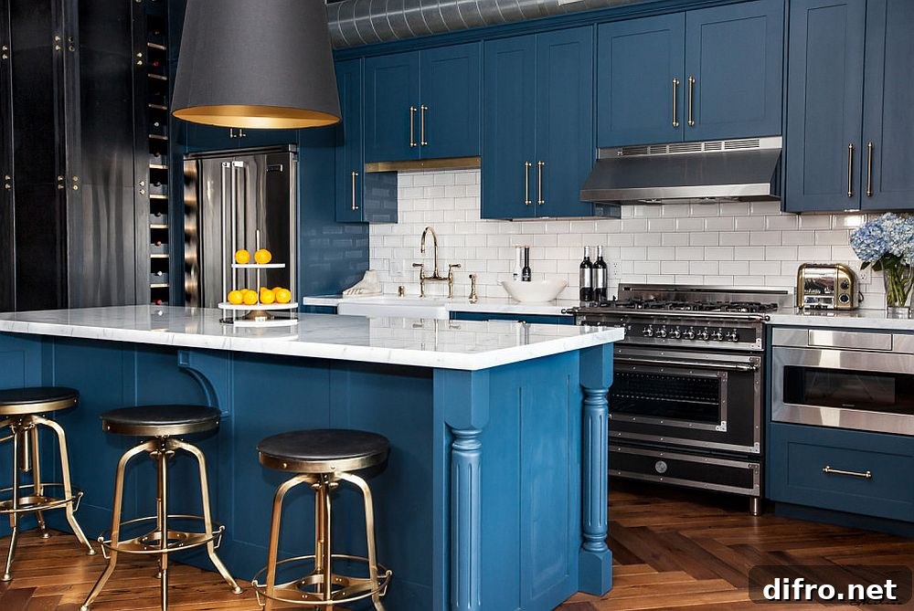 Combining different deep blue hues in a kitchen