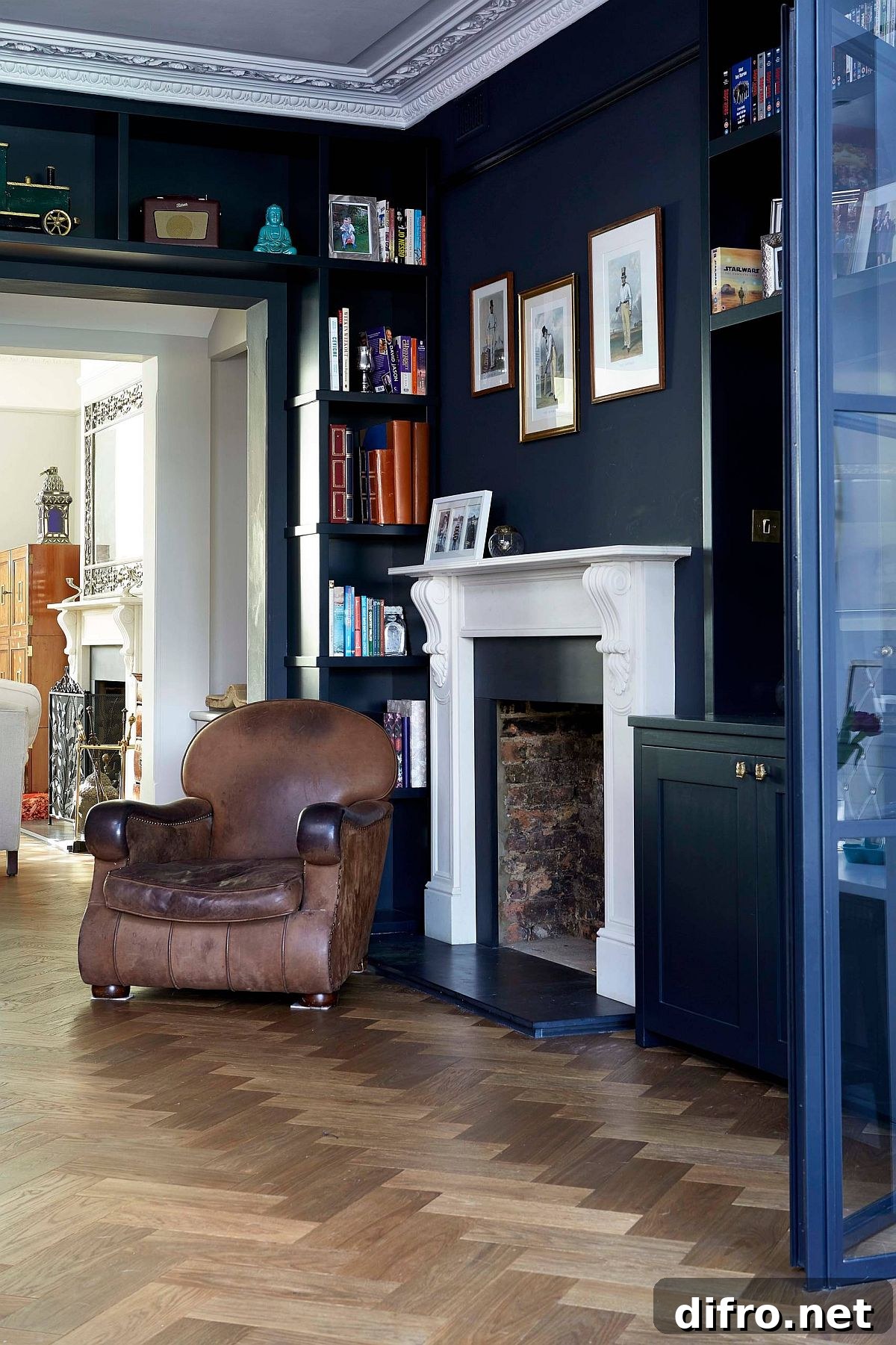 Shelves around a doorway integrated into room design