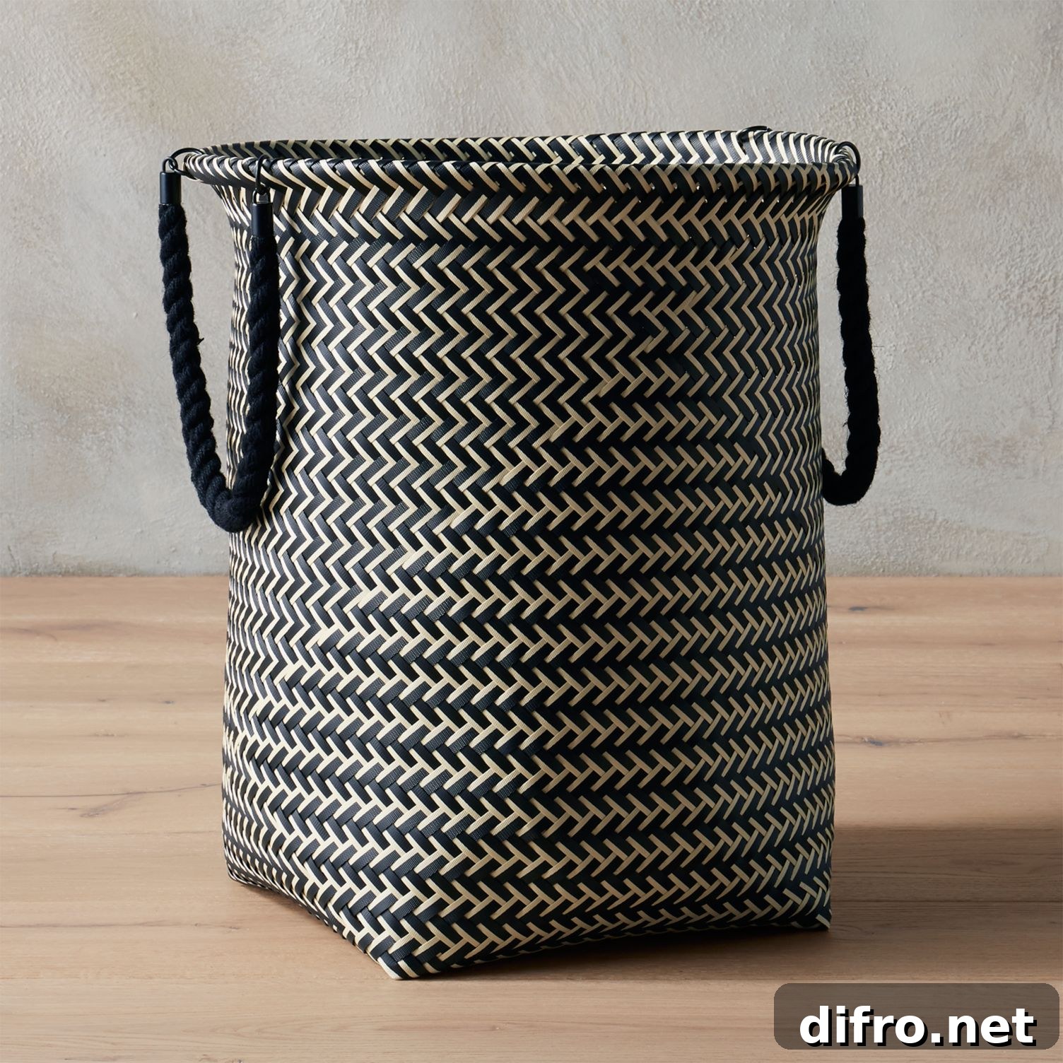 Decorative storage hamper