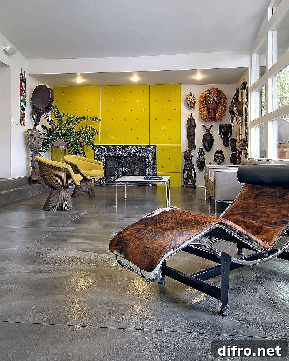 African style interior with the LC4 in cowhide
