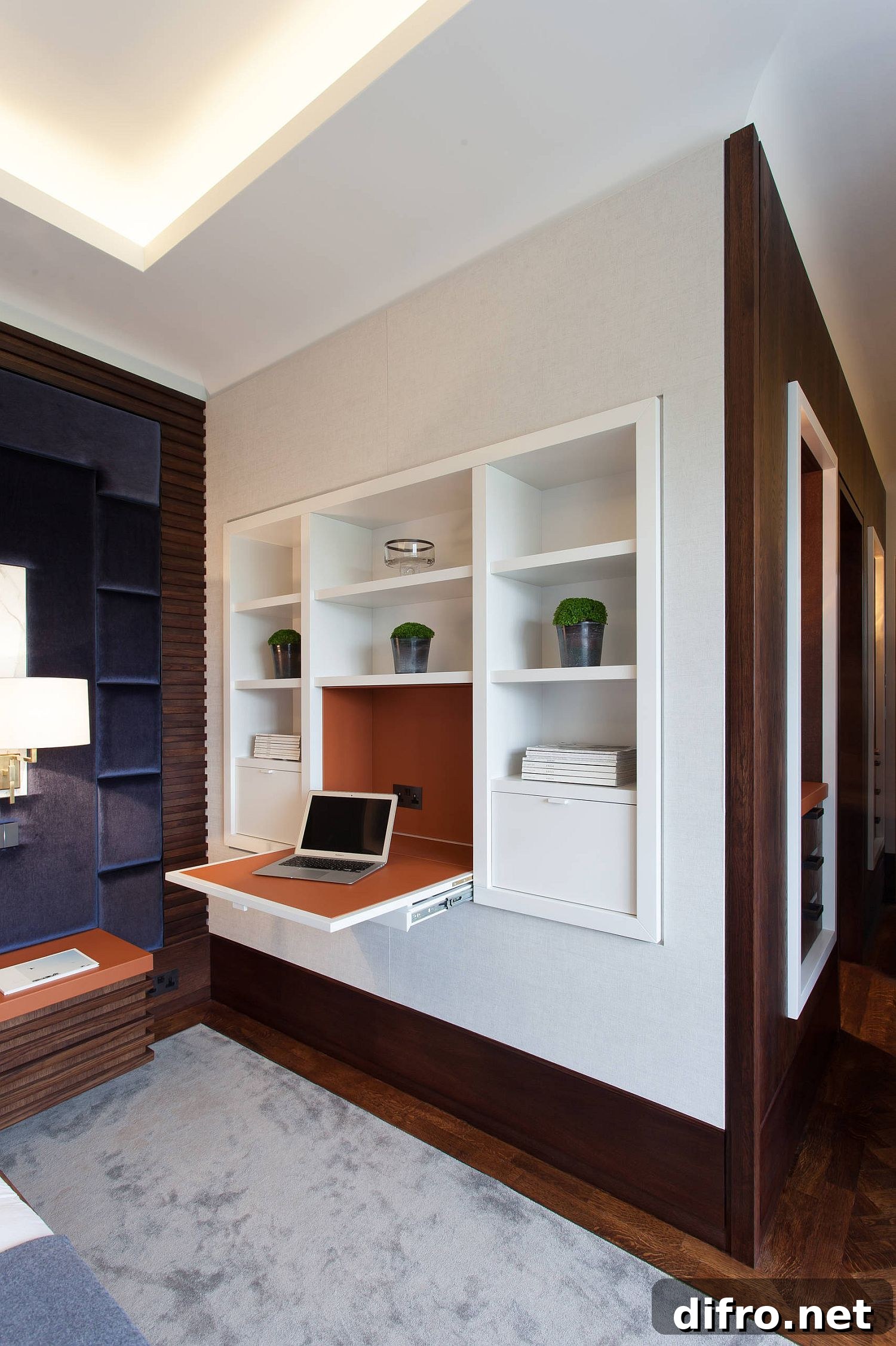Desk that slides out and tucks back into a shelf