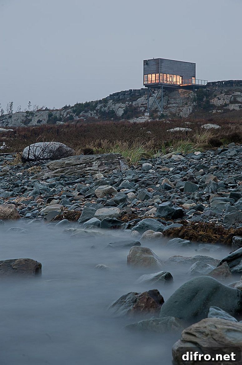 Cliff House designed by Mackay-Lyons Sweetapple Architects
