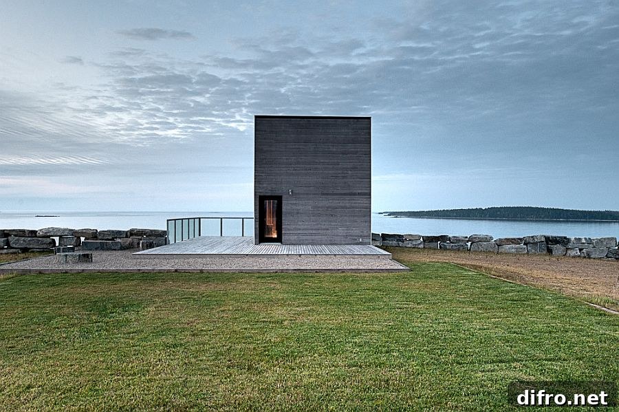 Simple, minimal entrance to the cabin