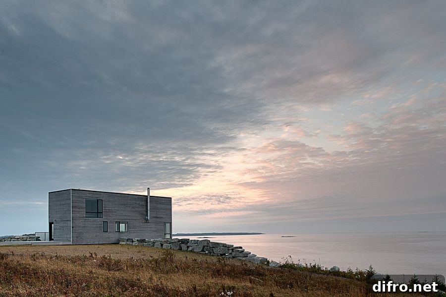 Rustic-modern cabin overlooking the Atlantic