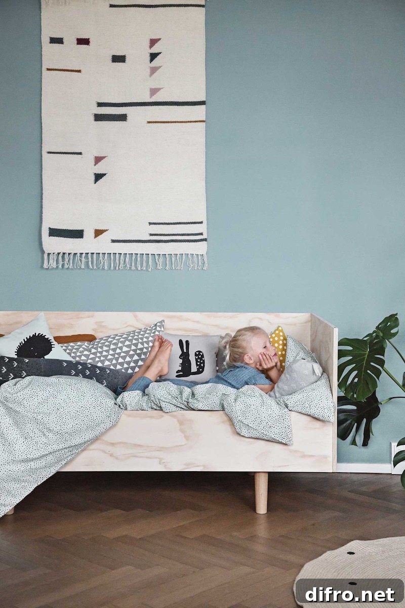 Minimal mixed patterns in a curated girls' room