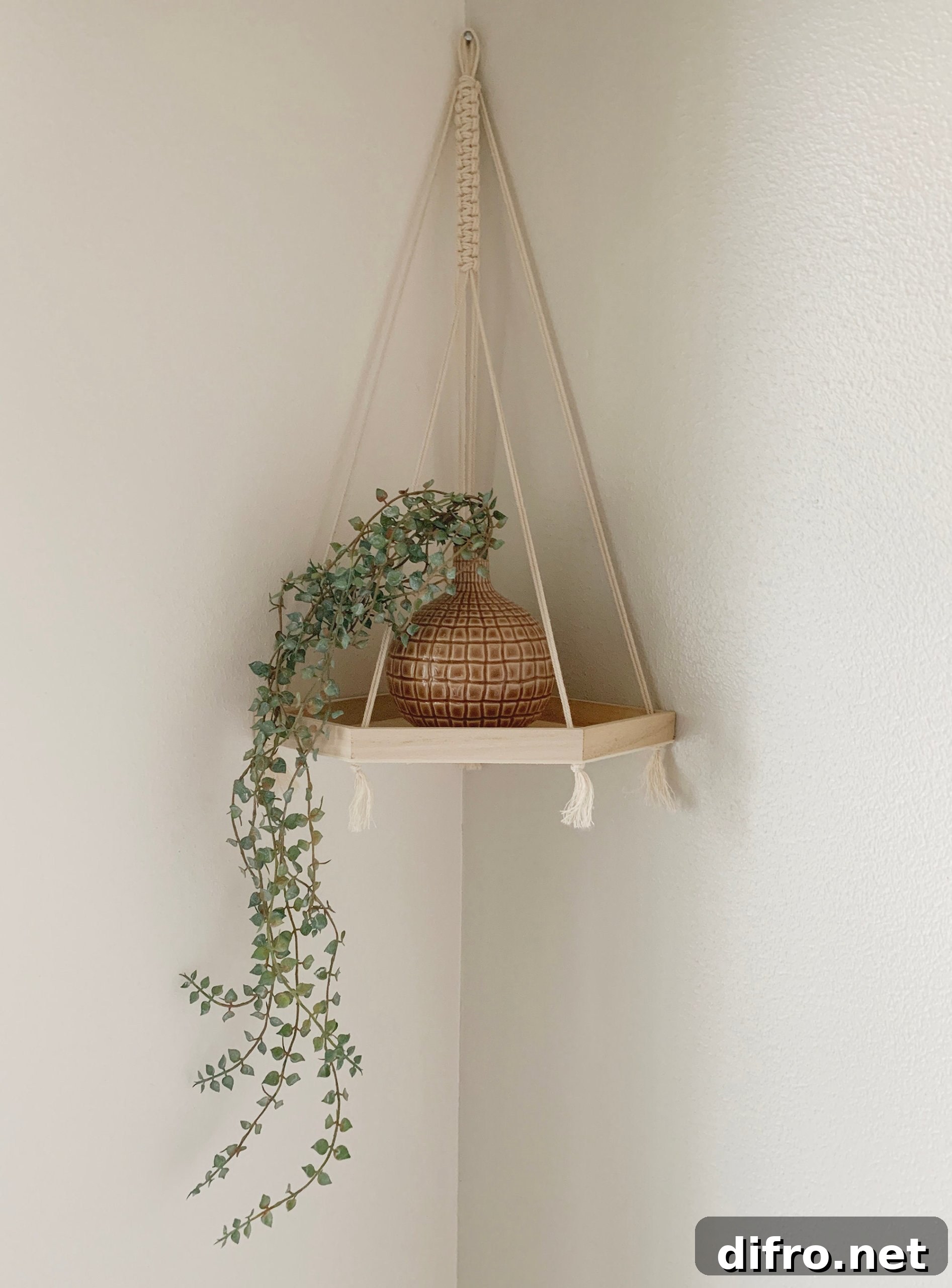 Macrame hanging corner shelf