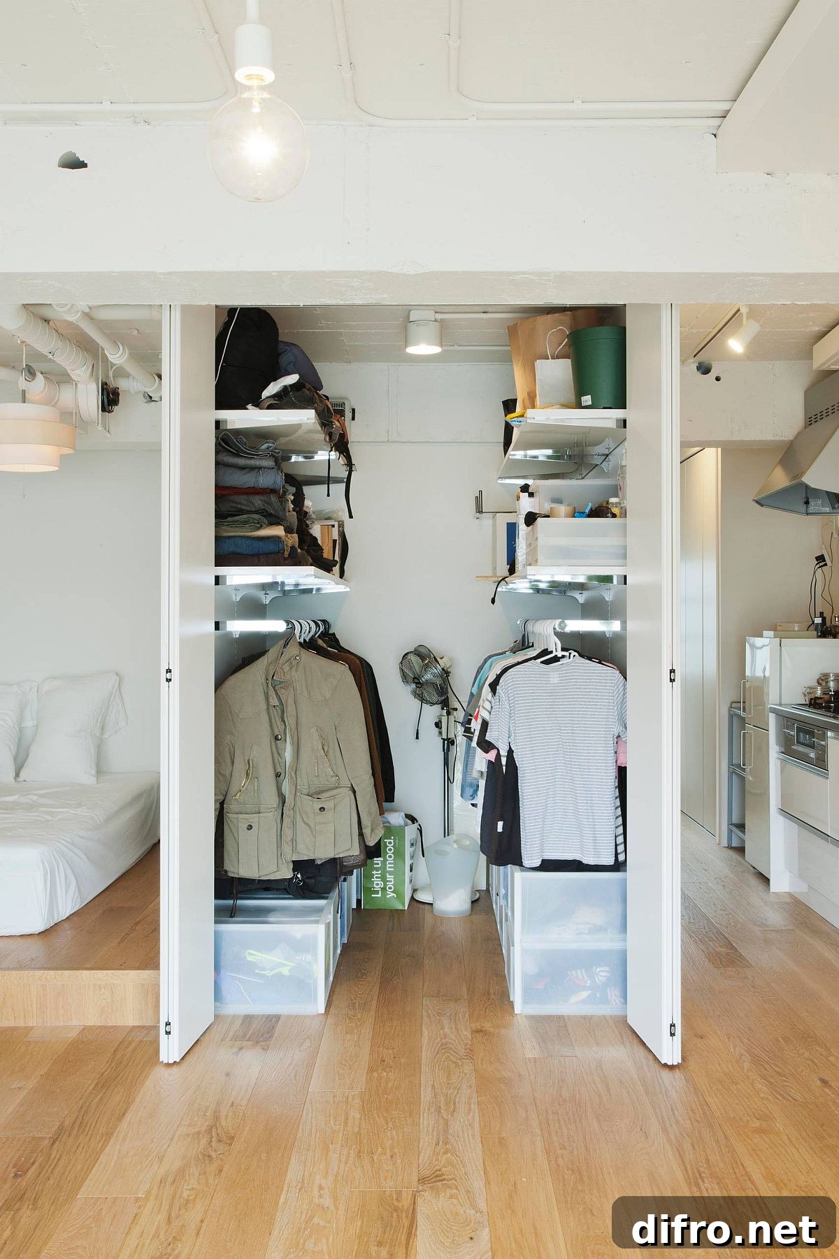Space-savvy walk-in design