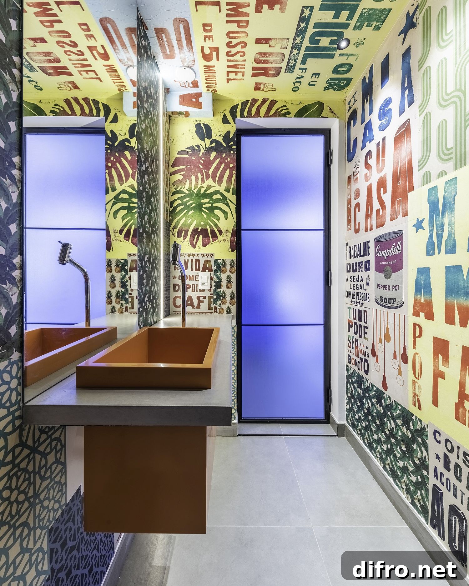 Colorful bathroom walls inspired by São Paulo