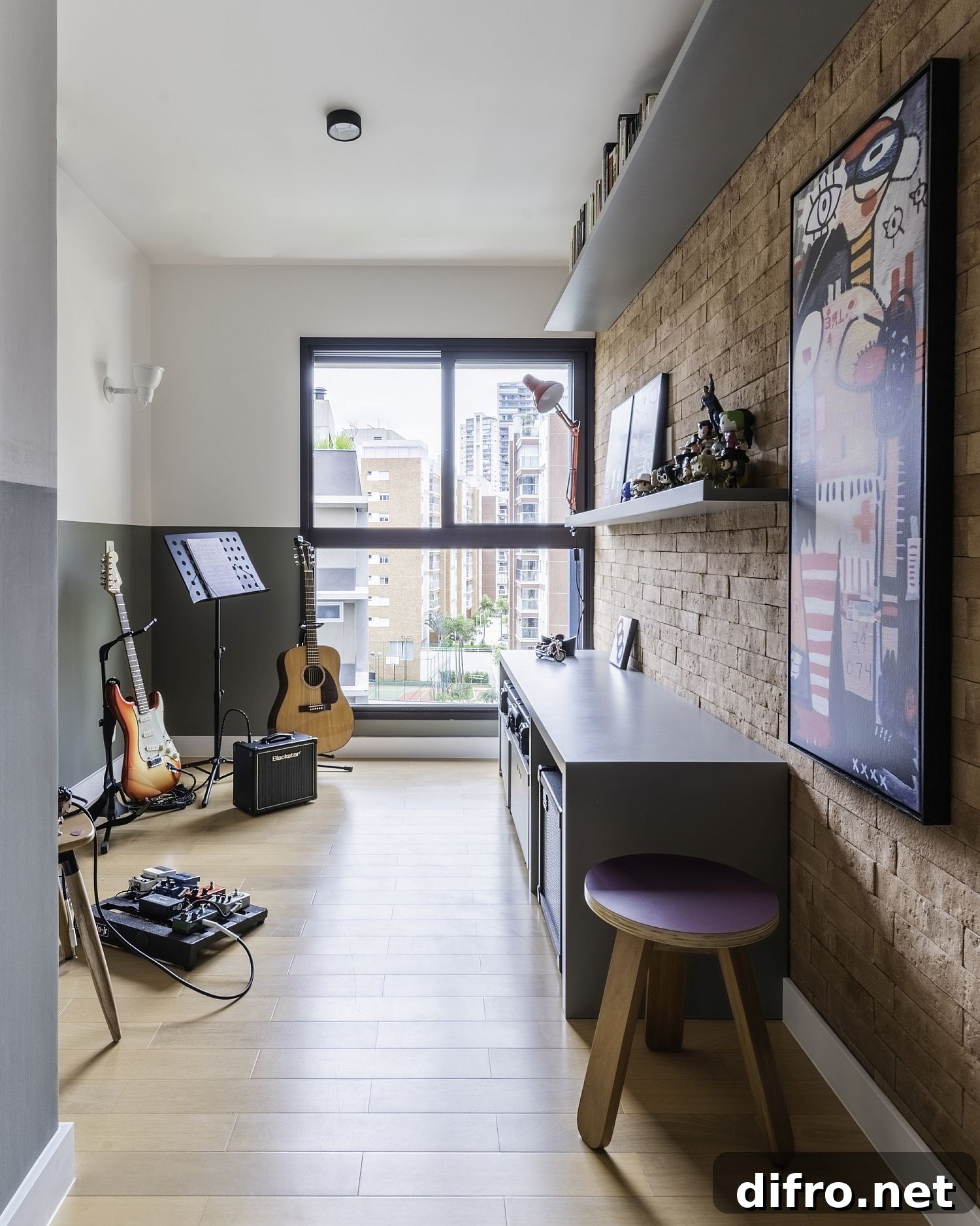 Accent brick wall for the music room in the apartment