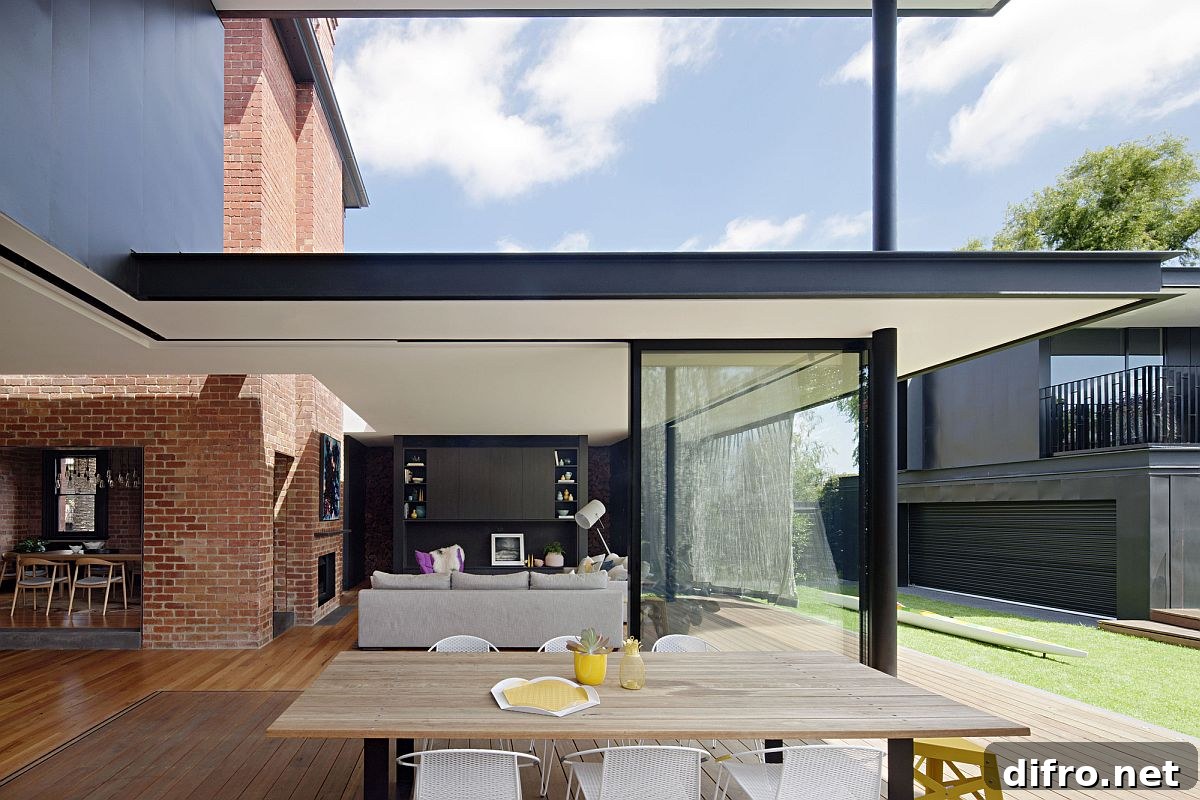 Opening up the classic heritage home to the green garden outside
