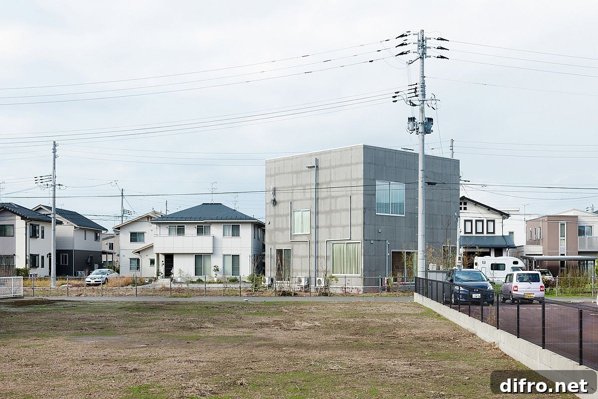 Distant view of Kame House