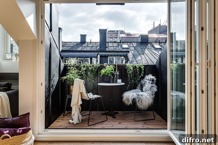 Folding doors between balcony and master bedroom