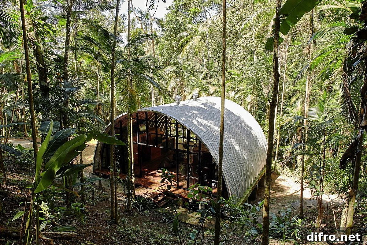 Sustainable ARCA home in Brazilian rainforest with innovative design