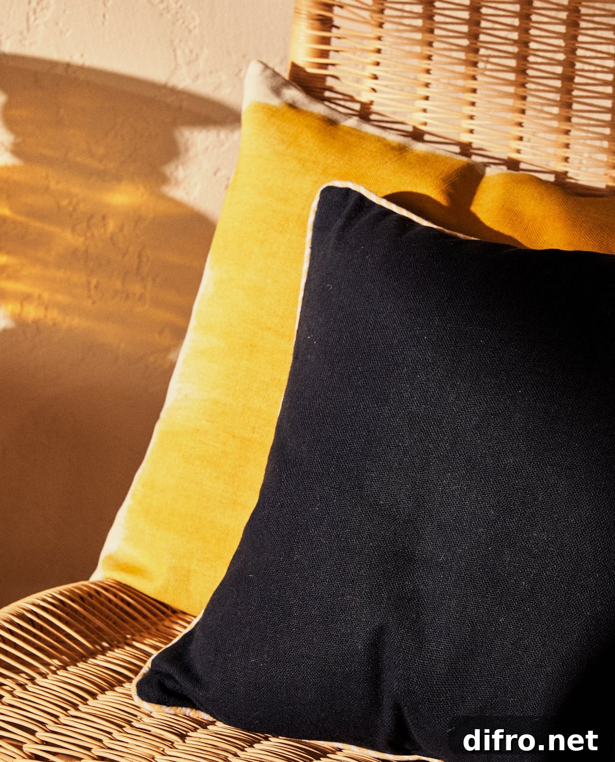 Cotton and linen throw pillows with piping