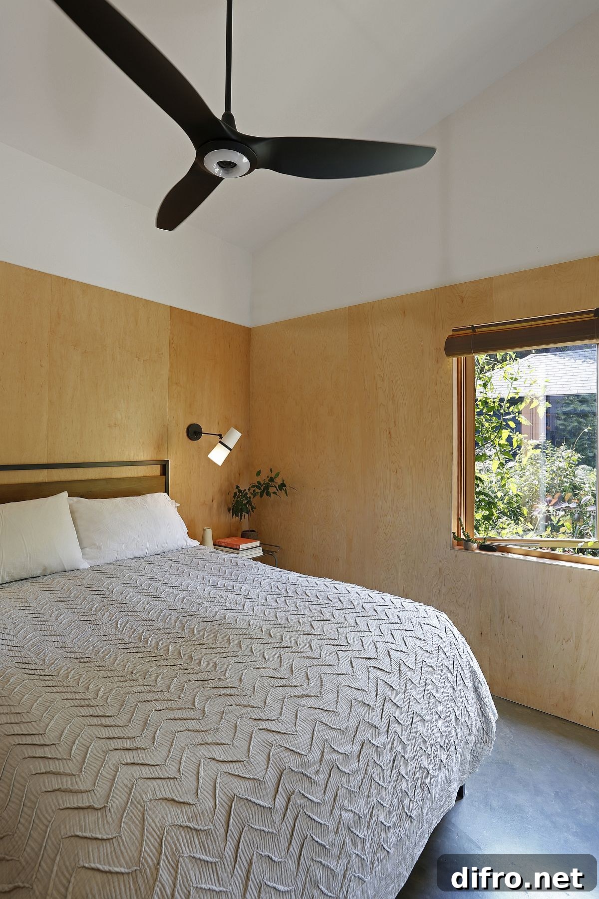 Bedroom with a tropical fan