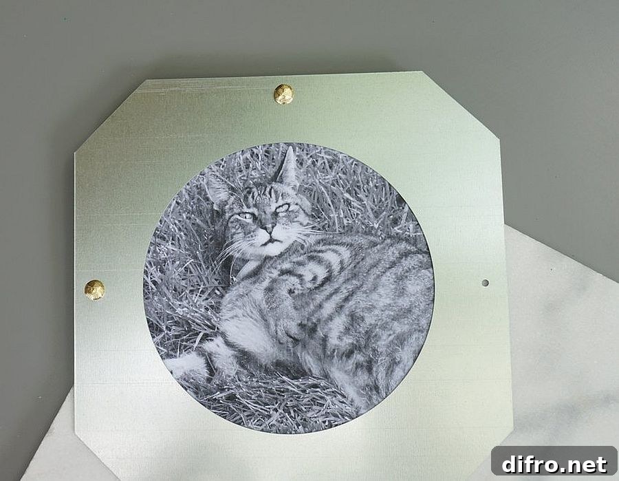 Super-easy industrial style photo frame DIY