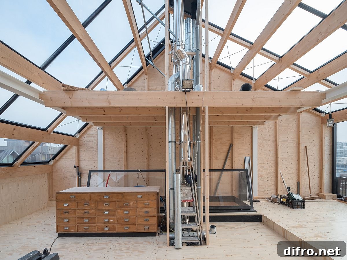 Large greenhouse on the roof of the modern Amsterdam home