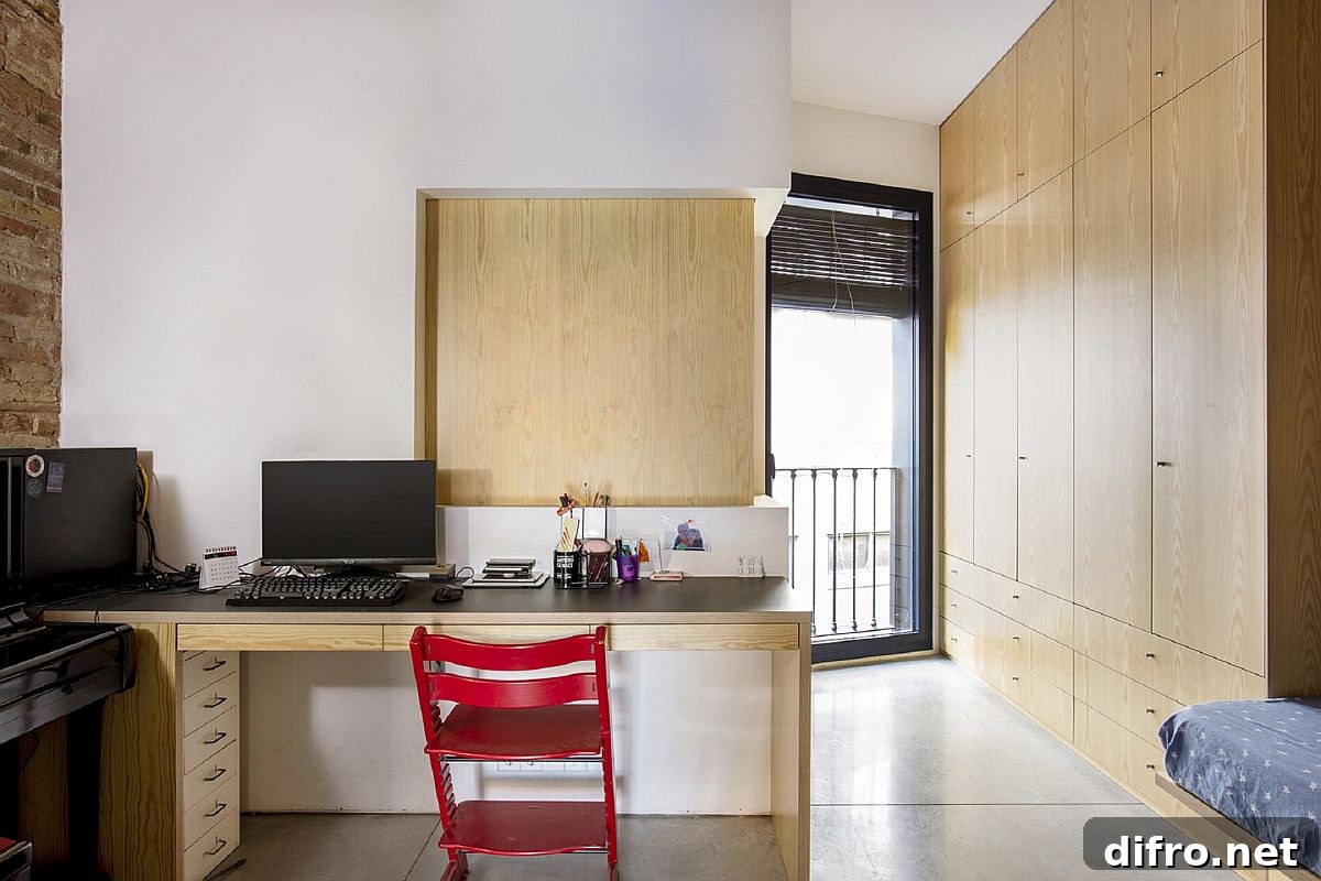 Niche transformed into a charming home office at Casa EP15340