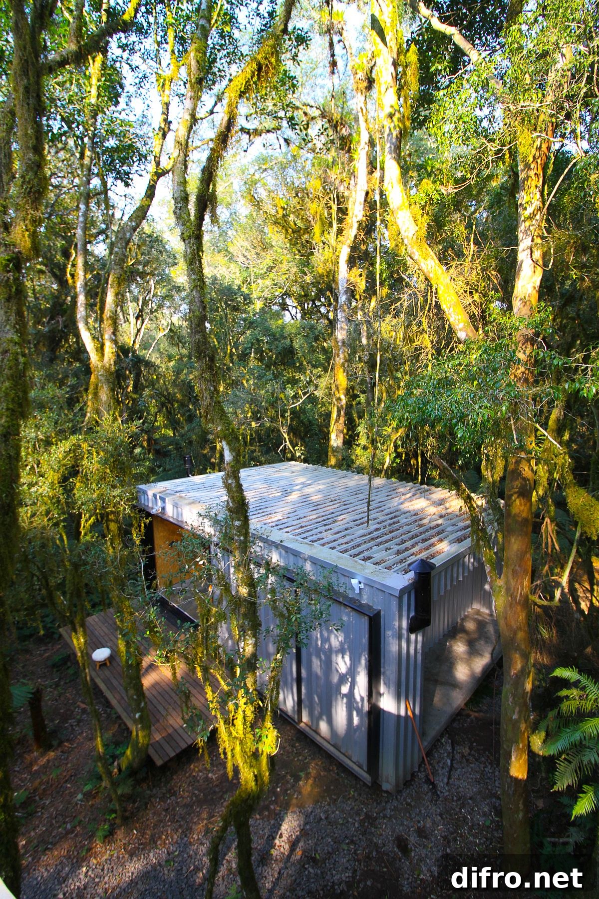 Smart design of the vacation homes integrates the retreats with nature