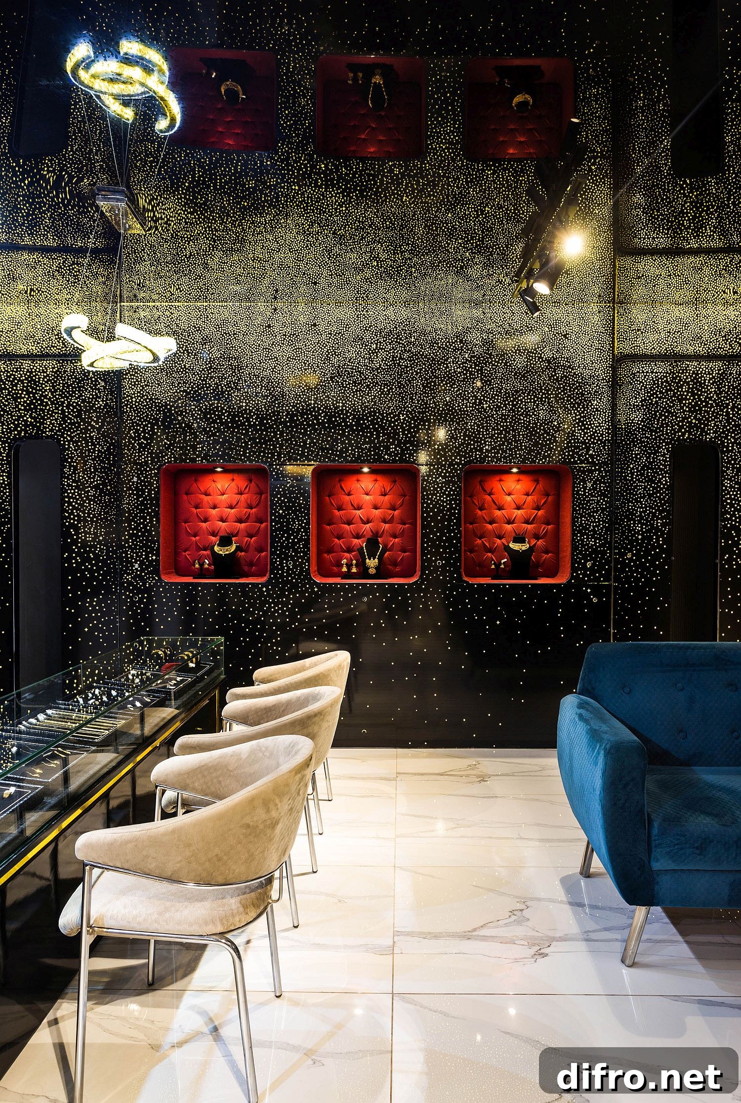 Close-up of the rain of gold wall at Swarn Jewellers