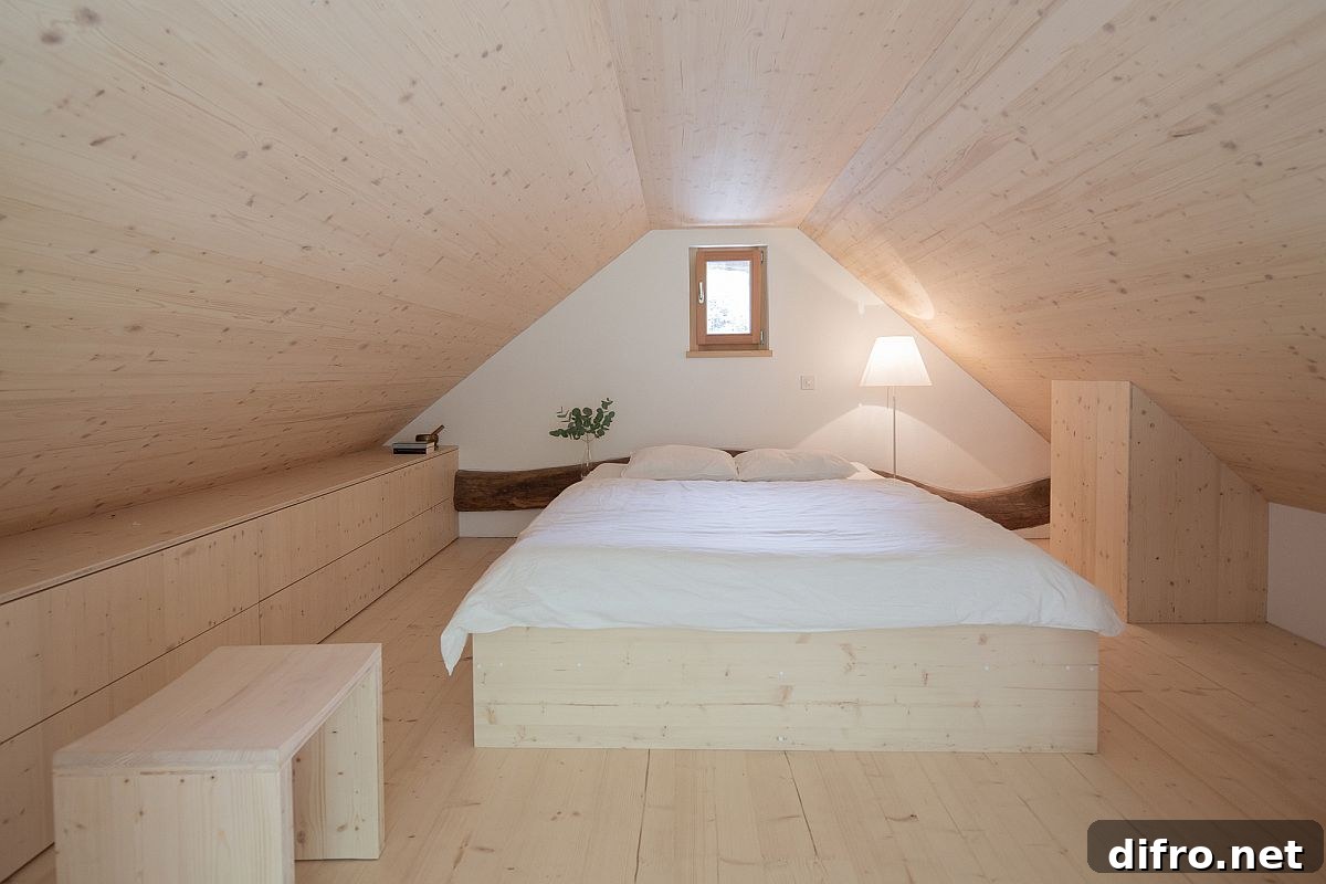 Small cozy bedroom on the upper level of Casa Lucciola