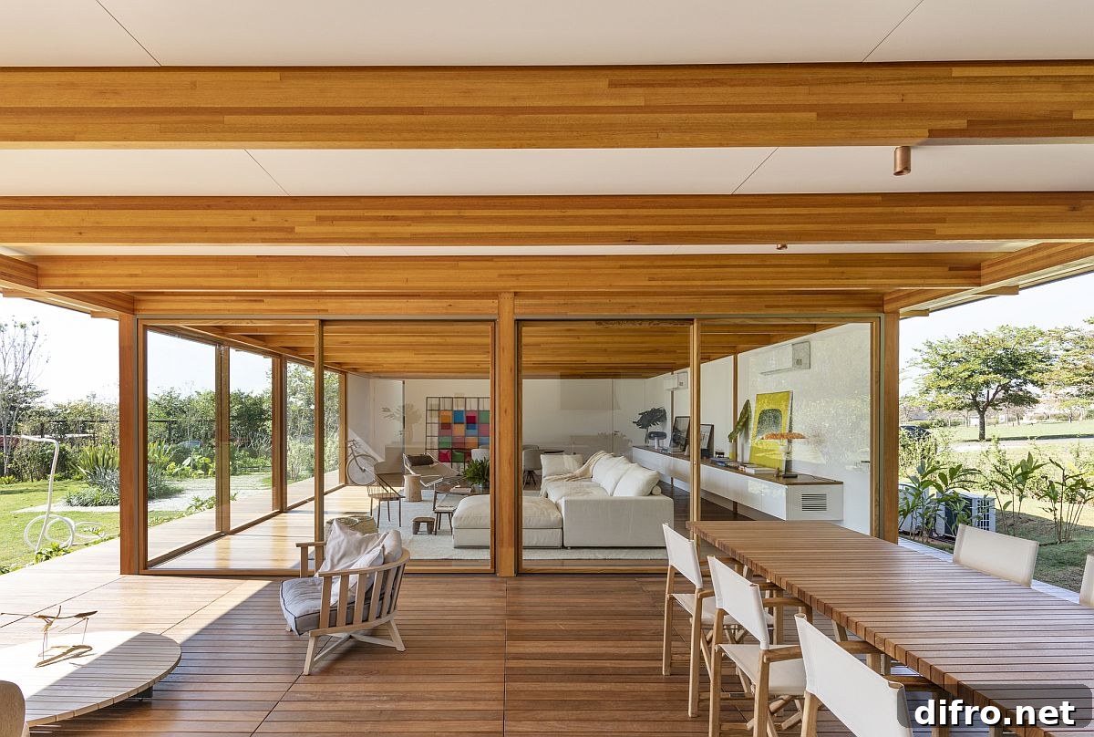 Open plan living, kitchen and dining