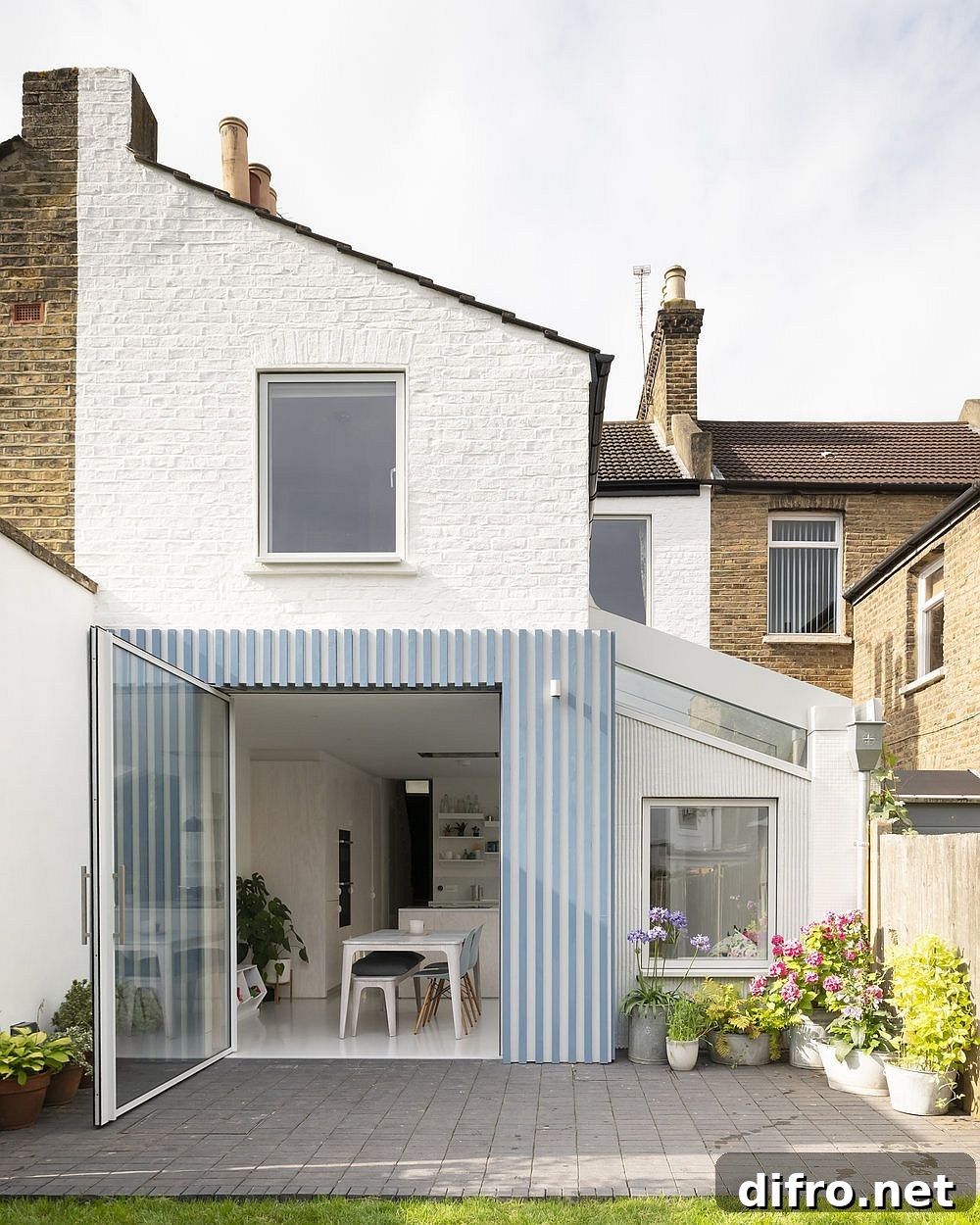 Modern brick and timber extension of Victorian terrace house