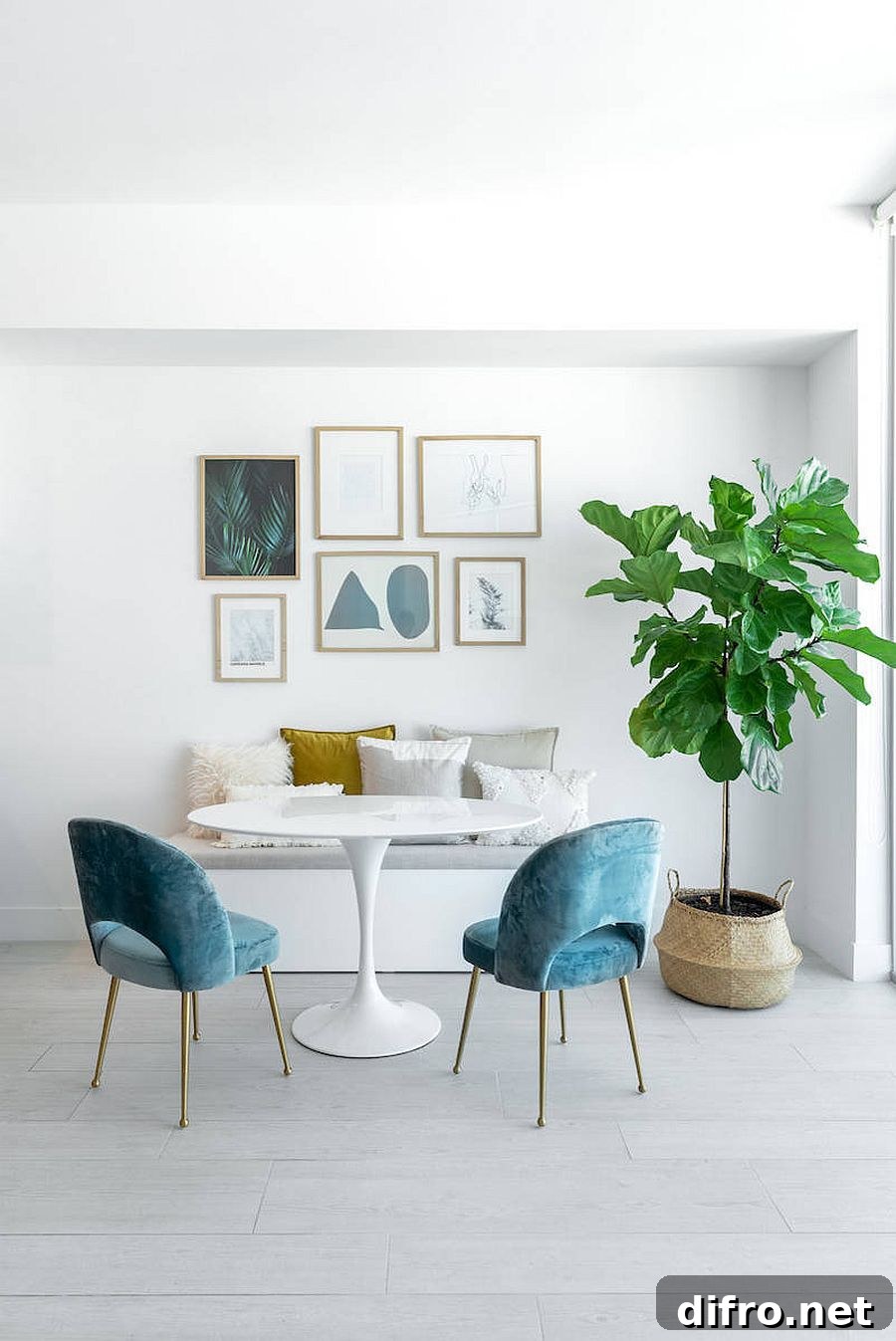Minimal and beach styles combined