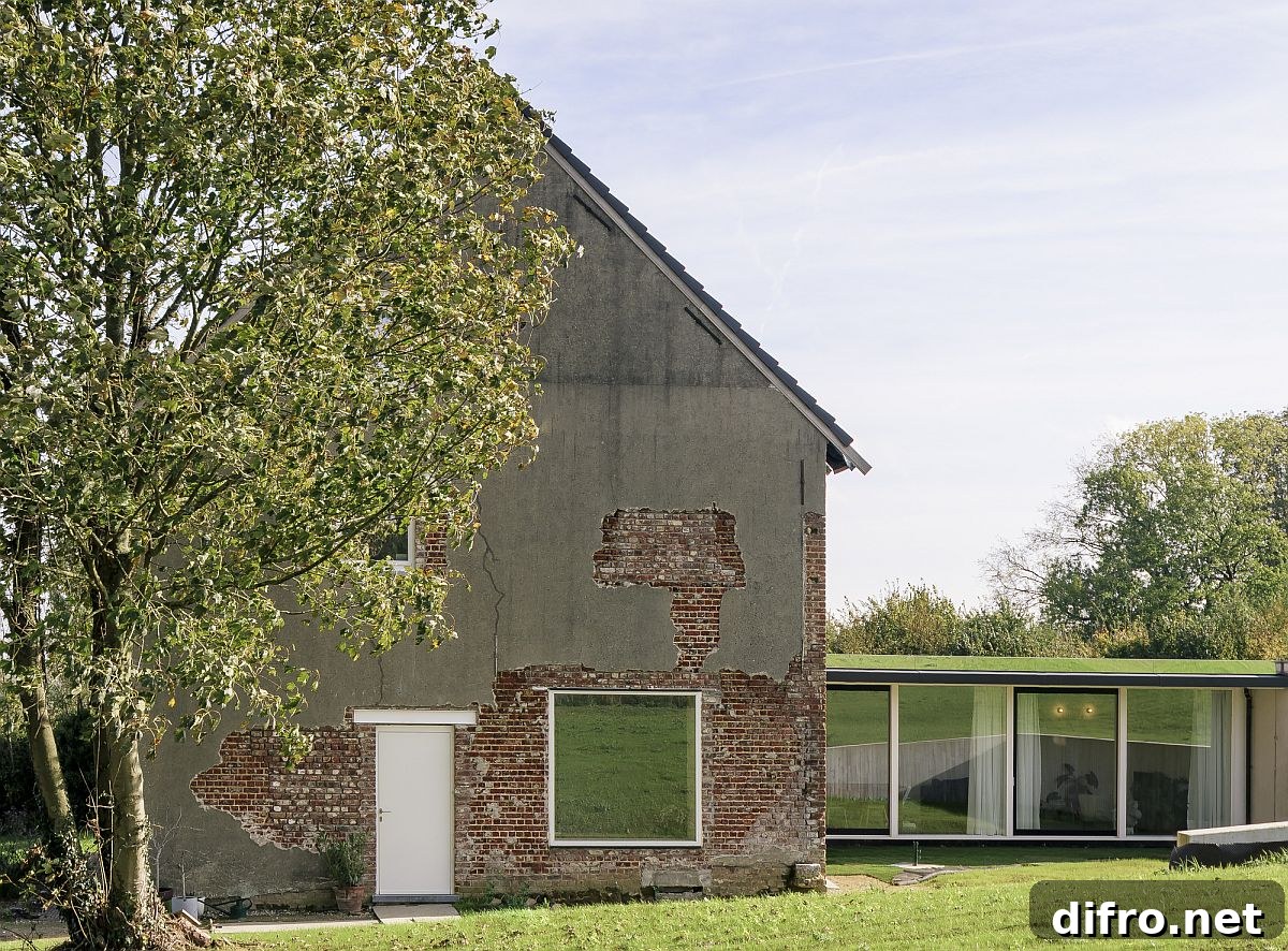 Johannes House Extension in Belgium combines the old and the new seamlessly