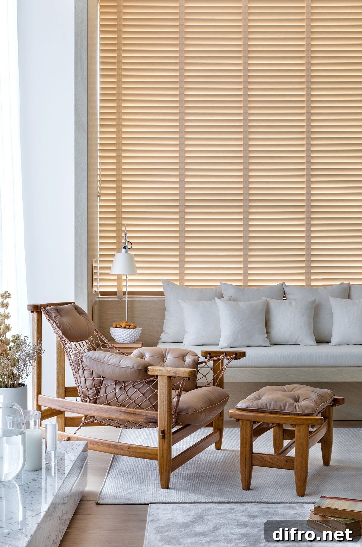Comfy and creative reading corner in the bedroom with the right lighting