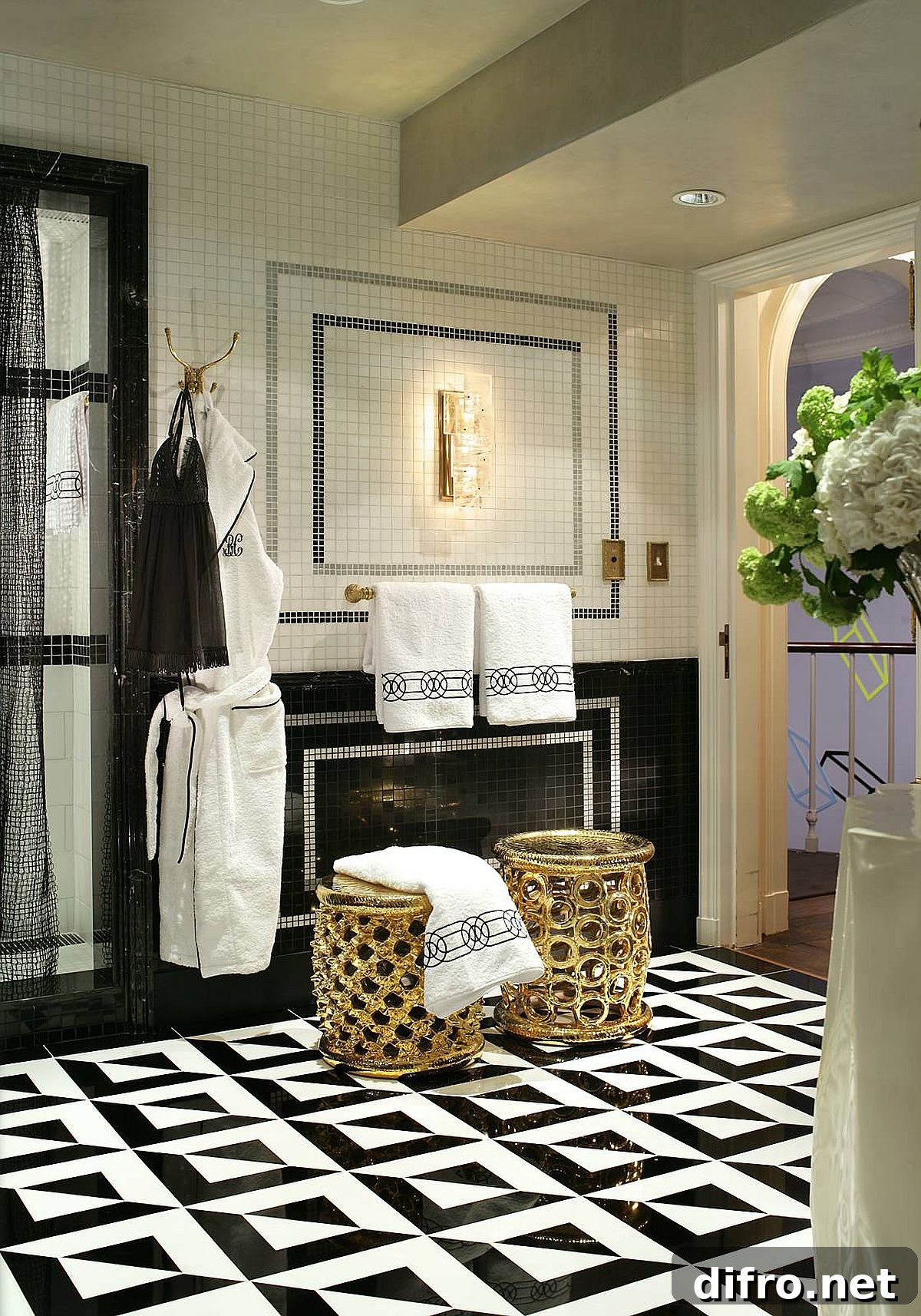 Upscale bathroom linens