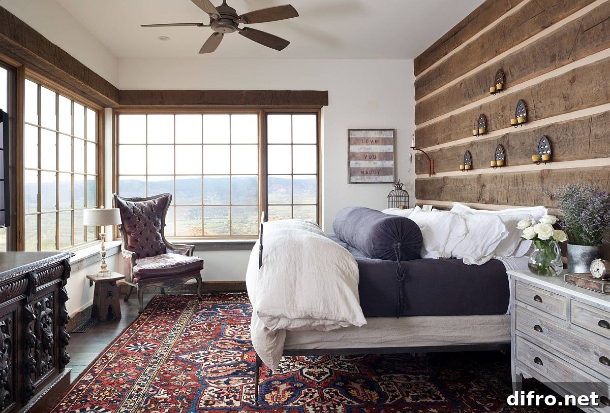 Relaxing bedroom with beach style