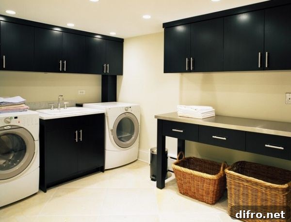 Gorgeous black cabinets steal the show here!