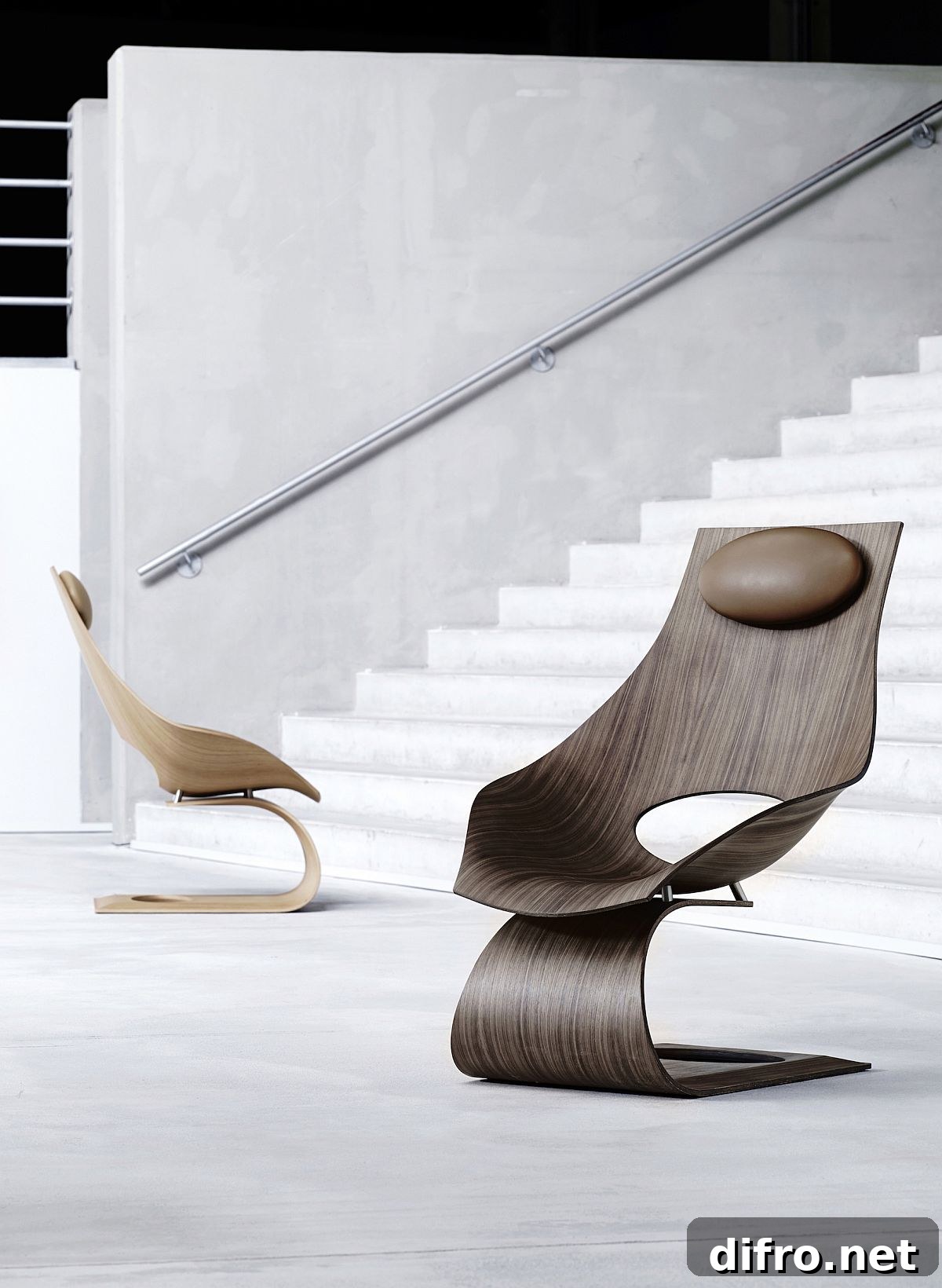 Three-dimensional plywood Dream Chair
