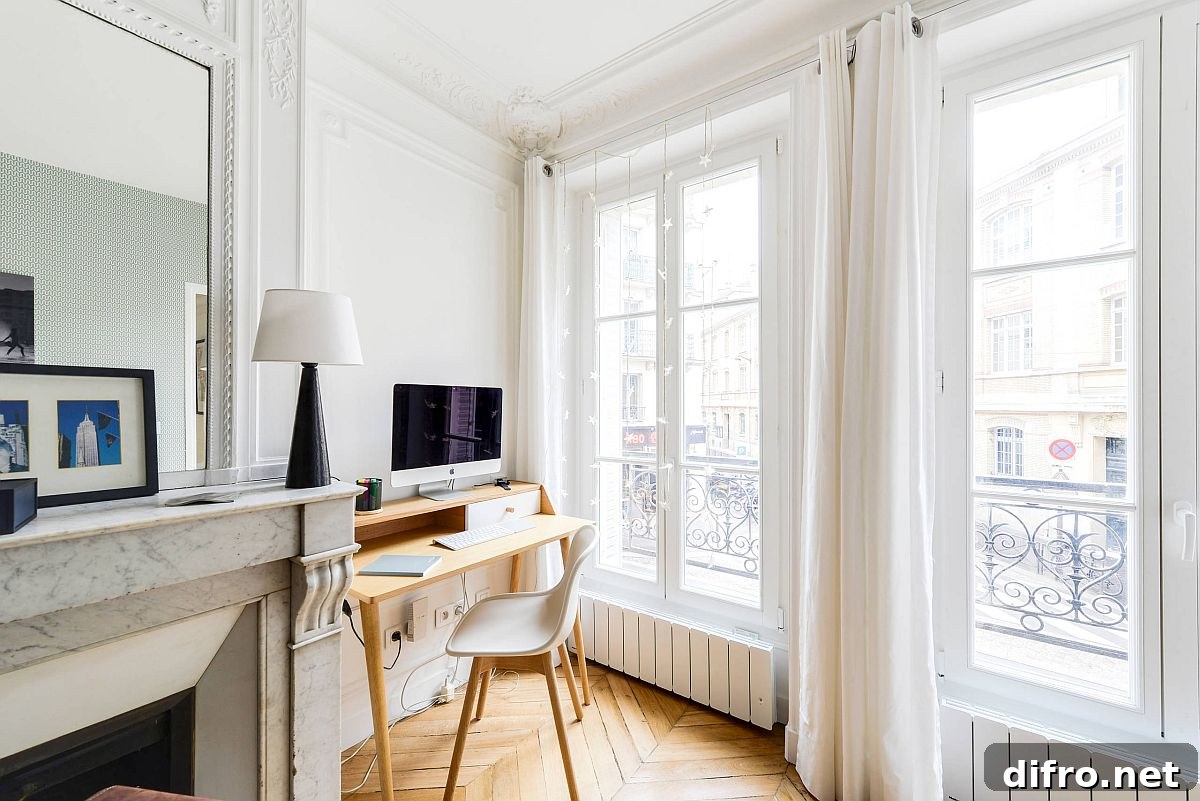 Small corner home office