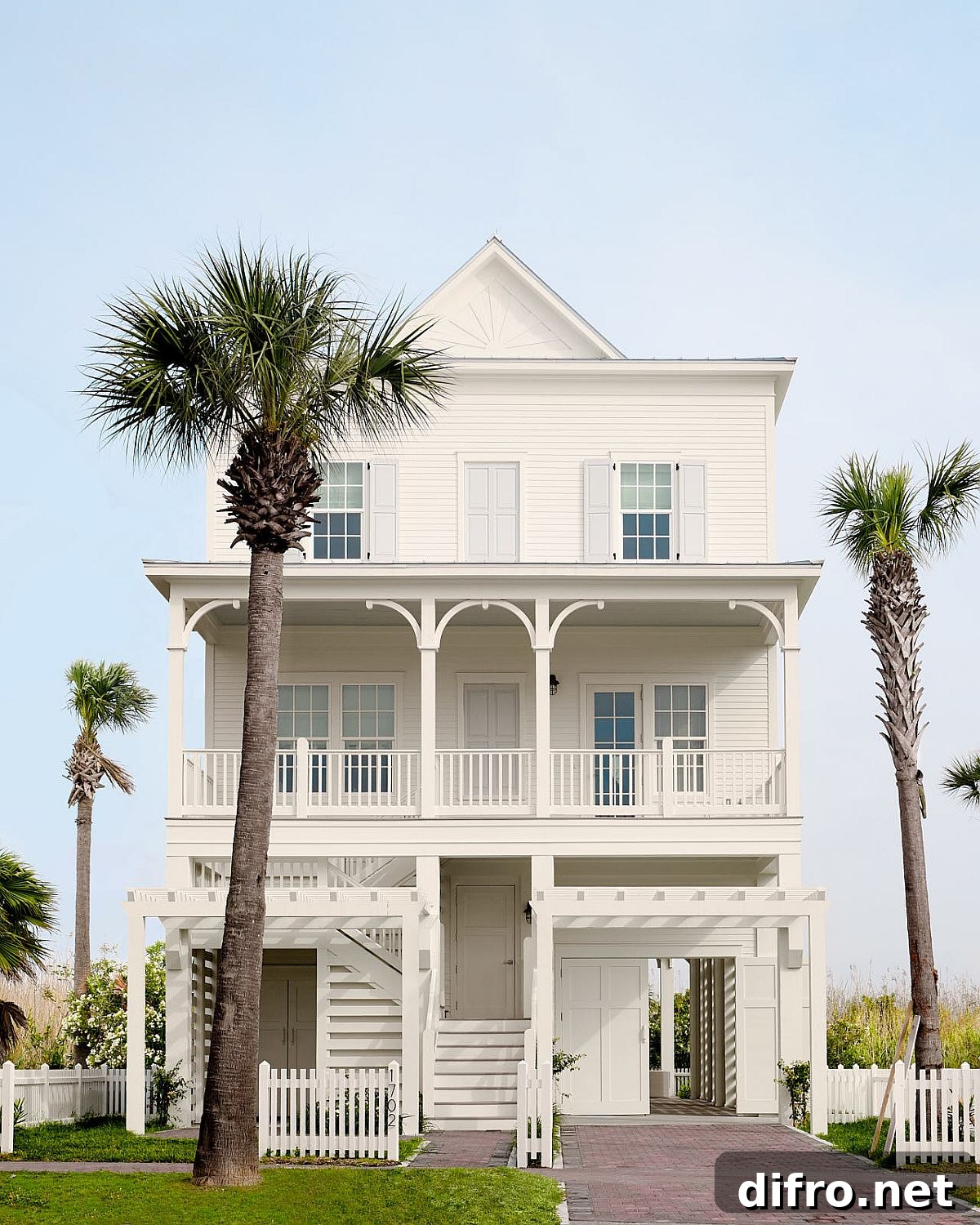 Spacious and luxurious modern beach bungalow in Galveston, Texas