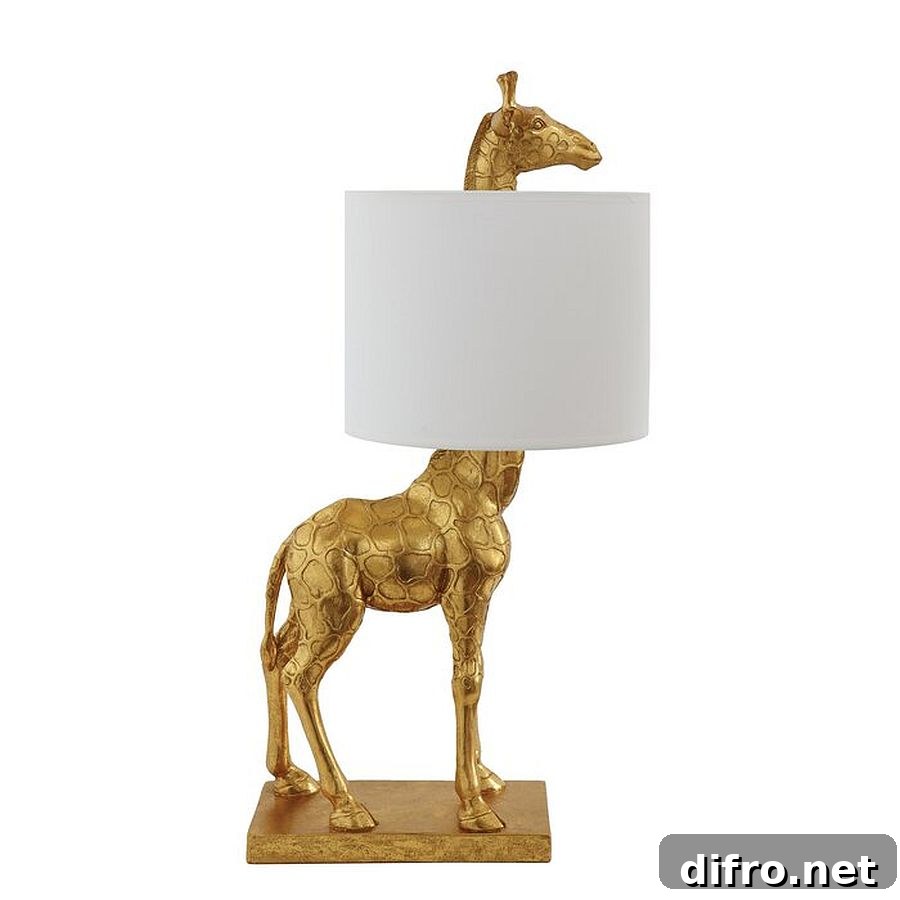 Chic golden giraffe table lamp