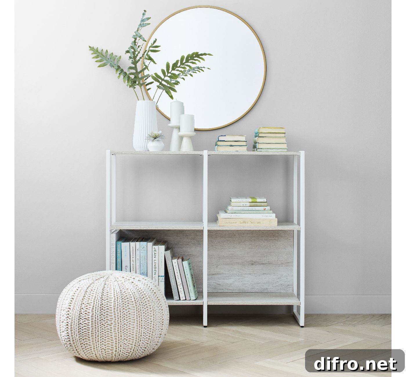 Round mirror with gold trim