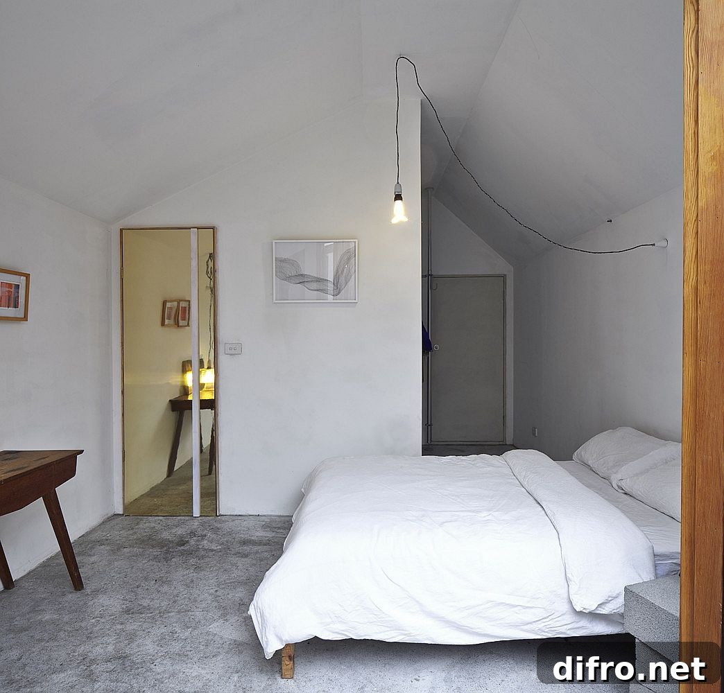 Lighting solutions in small bedroom