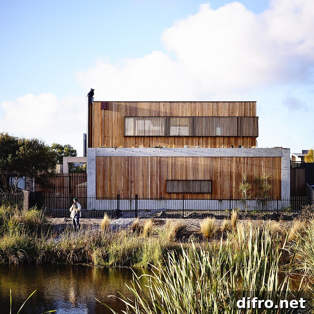 Home opens up to wetlands and golf course